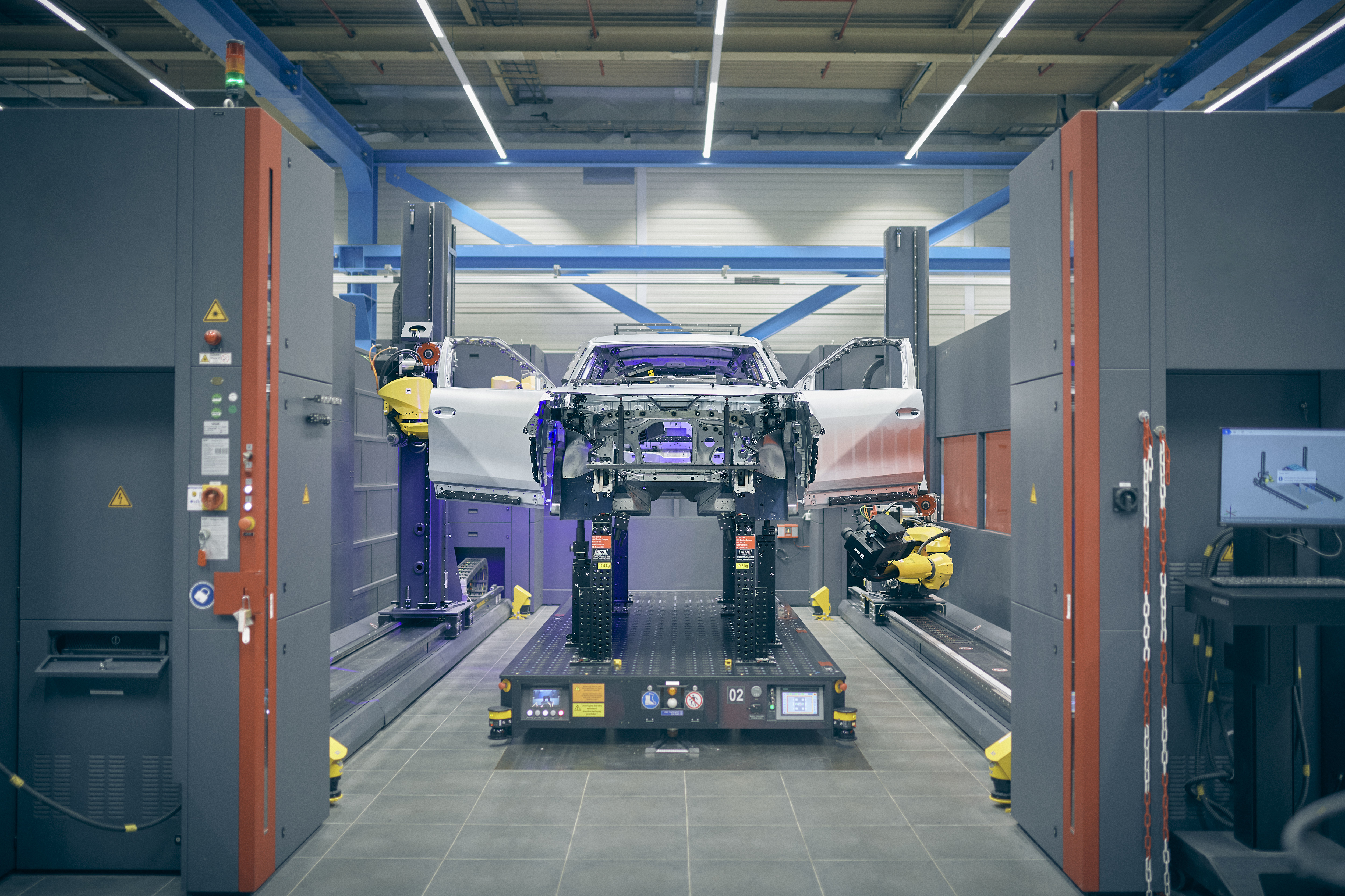 Ford has started mass production of the all-electric Explorer at its new Cologne Electric Vehicle Center, a key step in its push for sustainable, high-tech manufacturing in Europe License expires -------------------------- IN PERPETUITY License region -------------------------- GLOBAL License scope -------------------------- A - Earned editorial, press releases, press kits B - All non-broadcast digital and online media C - All non-broadcast digital and online media, plus Retail and POS (showrooms, events etc) D - All print media (newspaper, magazine etc) Copyright and image rights -------------------------- This content is solely for editorial use and for providing individual users with information. Any storage in databases, or any distribution to third parties within the scope of commercial use, or for commercial use is permitted with written consent from Ford of Britain C&PA only.