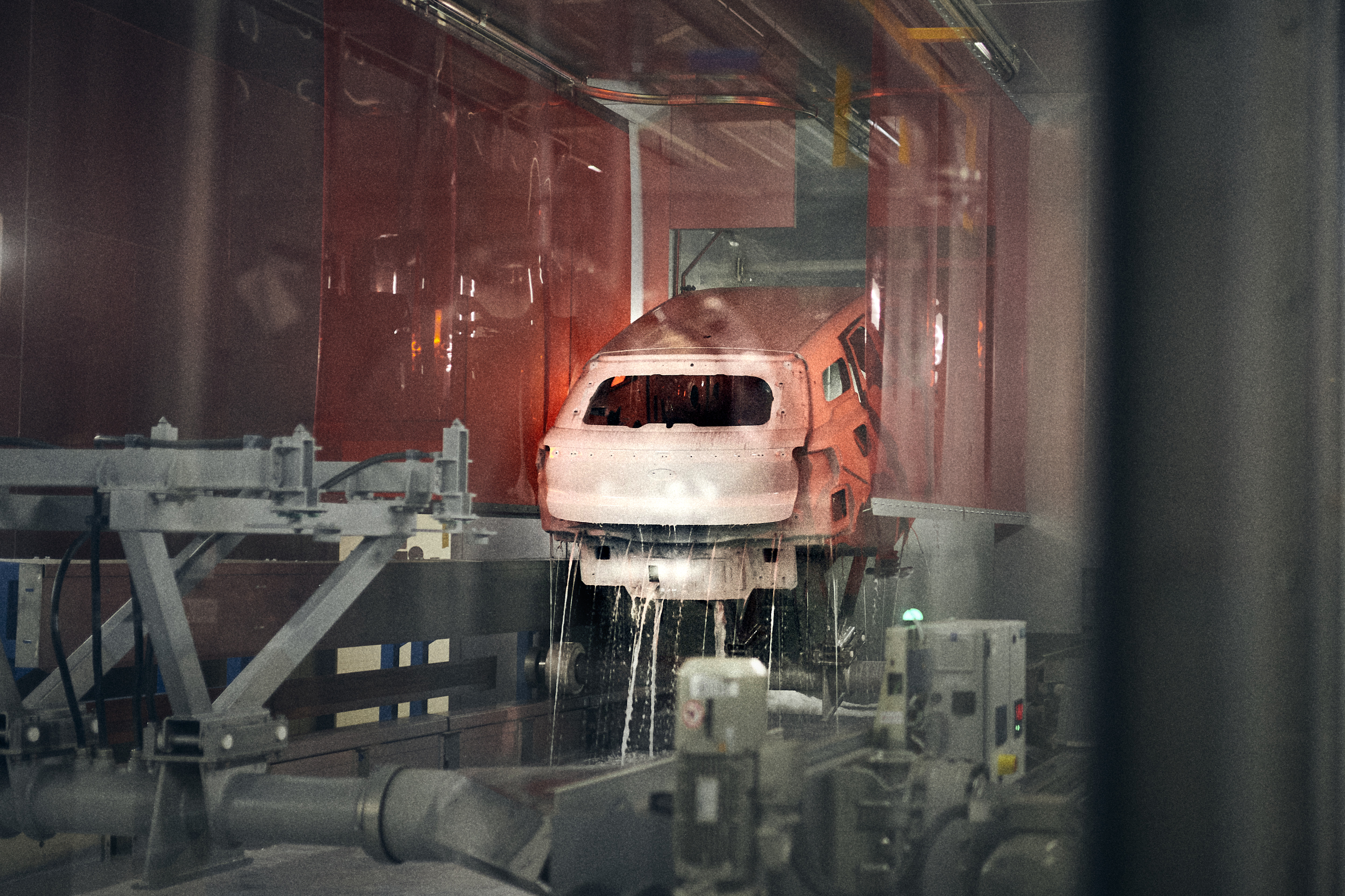 Ford has started mass production of the all-electric Explorer at its new Cologne Electric Vehicle Center, a key step in its push for sustainable, high-tech manufacturing in Europe License expires -------------------------- IN PERPETUITY License region -------------------------- GLOBAL License scope -------------------------- A - Earned editorial, press releases, press kits B - All non-broadcast digital and online media C - All non-broadcast digital and online media, plus Retail and POS (showrooms, events etc) D - All print media (newspaper, magazine etc) Copyright and image rights -------------------------- This content is solely for editorial use and for providing individual users with information. Any storage in databases, or any distribution to third parties within the scope of commercial use, or for commercial use is permitted with written consent from Ford of Britain C&PA only.