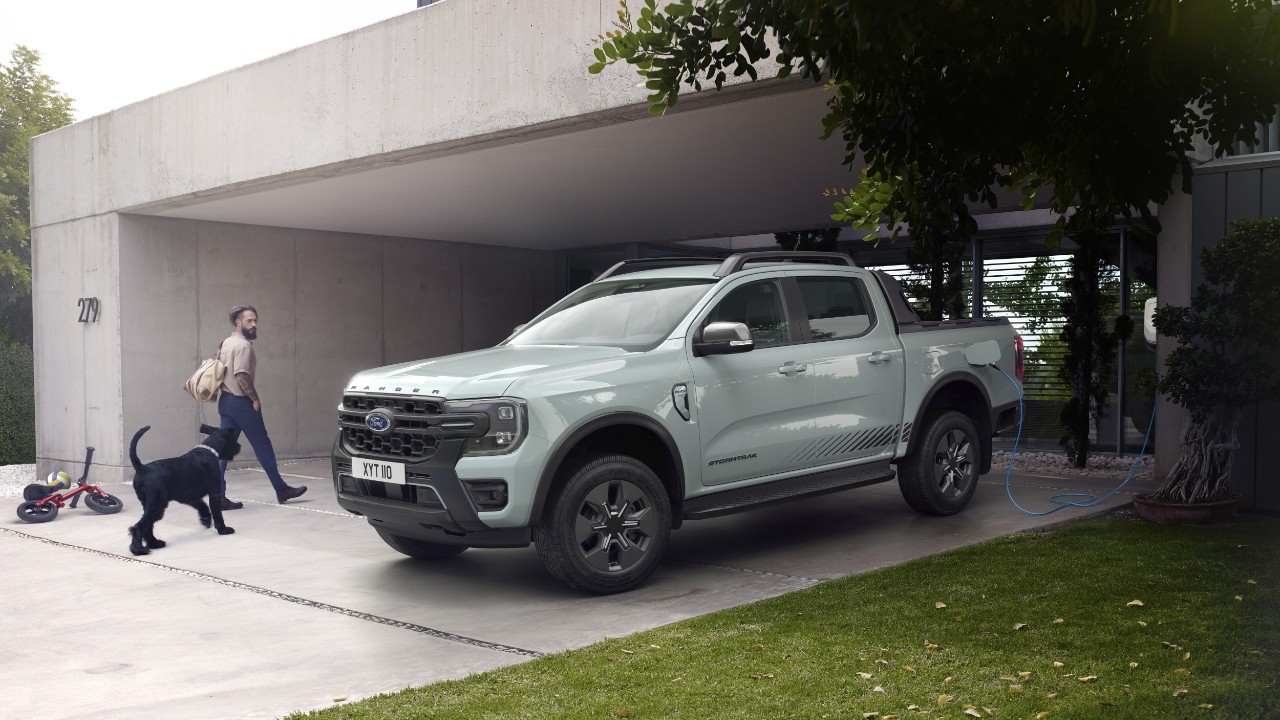 Ford Pro is expanding its Ranger lineup with the all-new Ranger PHEV, combining plug-in hybrid efficiency with the capability expected from Europe’s best-selling pickup.  LICENSE EXPIRES: In Perp- LICENSE BY: Makerhouse LICENSE SCOPE: A - Earned editorial, press releases, press kits. B - All non-broadcast digital and online media. C - All non-broadcast digital and online media, plus Retail and POS (showrooms, events etc). D - All print media (newspaper, magazine etc) REGION: Europe COPYRIGHT AND IMAGE RIGHTS: This content is solely for editorial use and for providing individual users with information. Any storage in databases, or any distribution to third parties within the scope of commercial use, or for commercial use is permitted with written consent from Ford of Europe only.