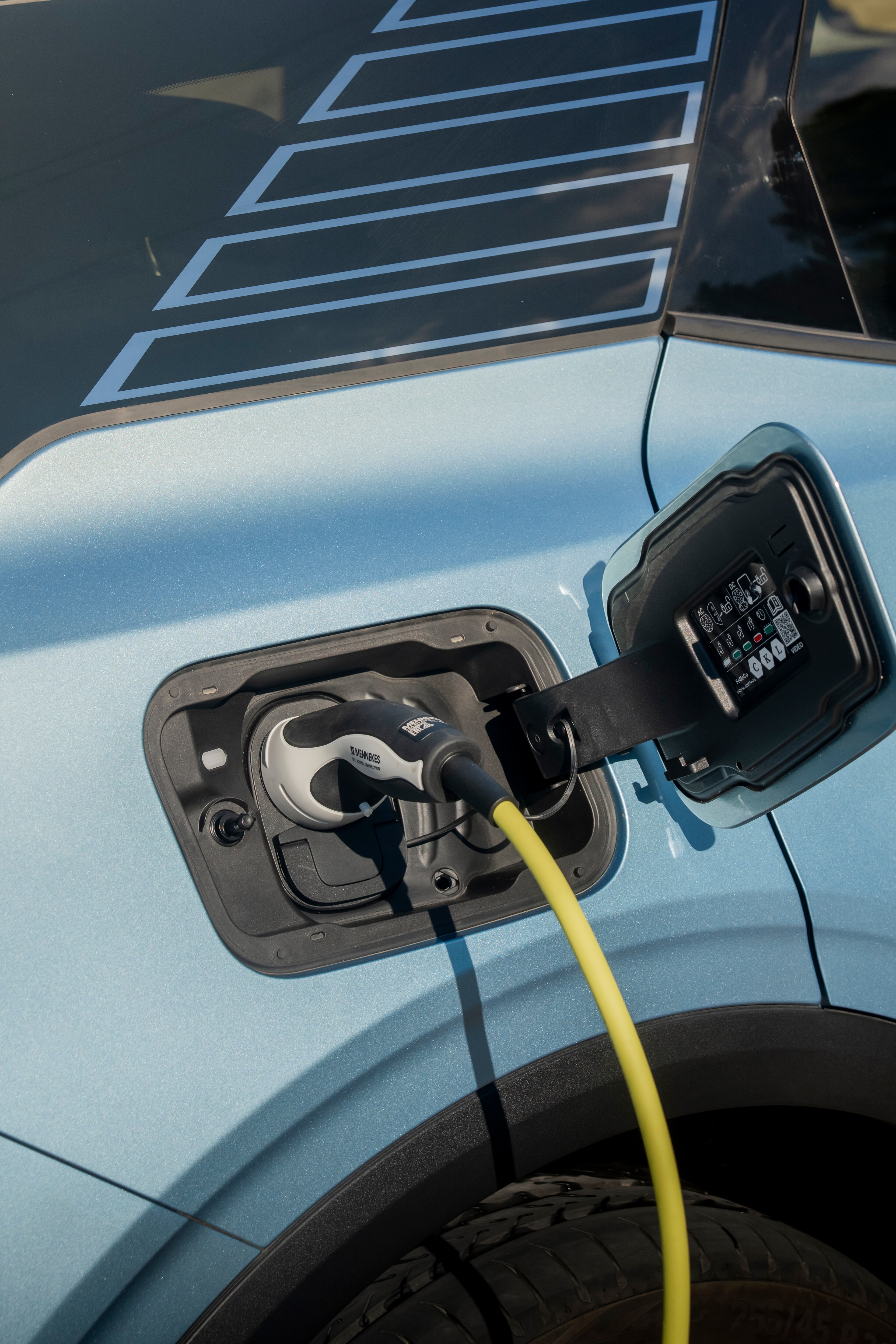 The Ford Explorer Standard Range model's new LFP battery allows for more frequent charging to 100 per cent.
