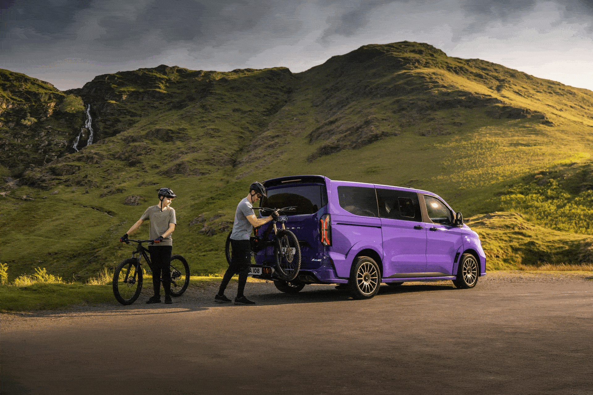 The Ford E-Tourneo Custom MS-RT and Ranger MS-RT PHEV.  License valid for earned editorial, press releases, press kits. All non-broadcast digital and online media Region: Global. This content is solely for editorial use and for providing individual users with information. Any storage in databases, or any distribution to third parties within the scope of commercial use, or for commercial use is permitted with written consent from Ford in Europe GmbH only.