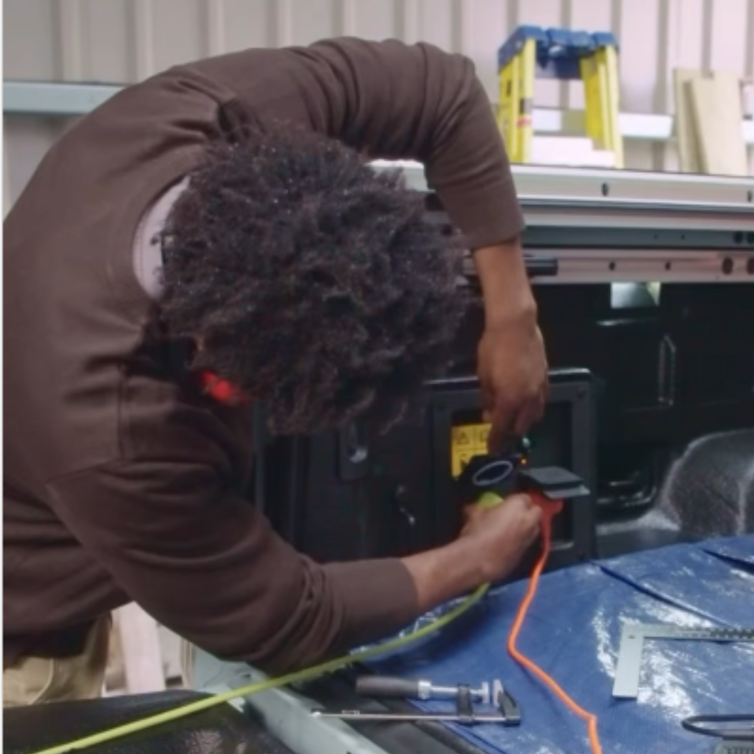 2025_ProPowerOnboard_PlugInPlugOutHero_1:1 - 1