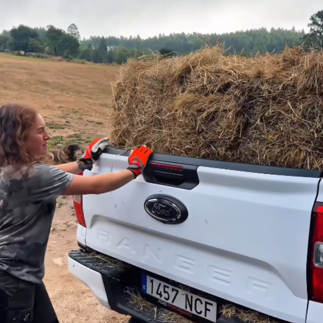 2025_CantHelpButHelp_LauraVallejo_11 - 3