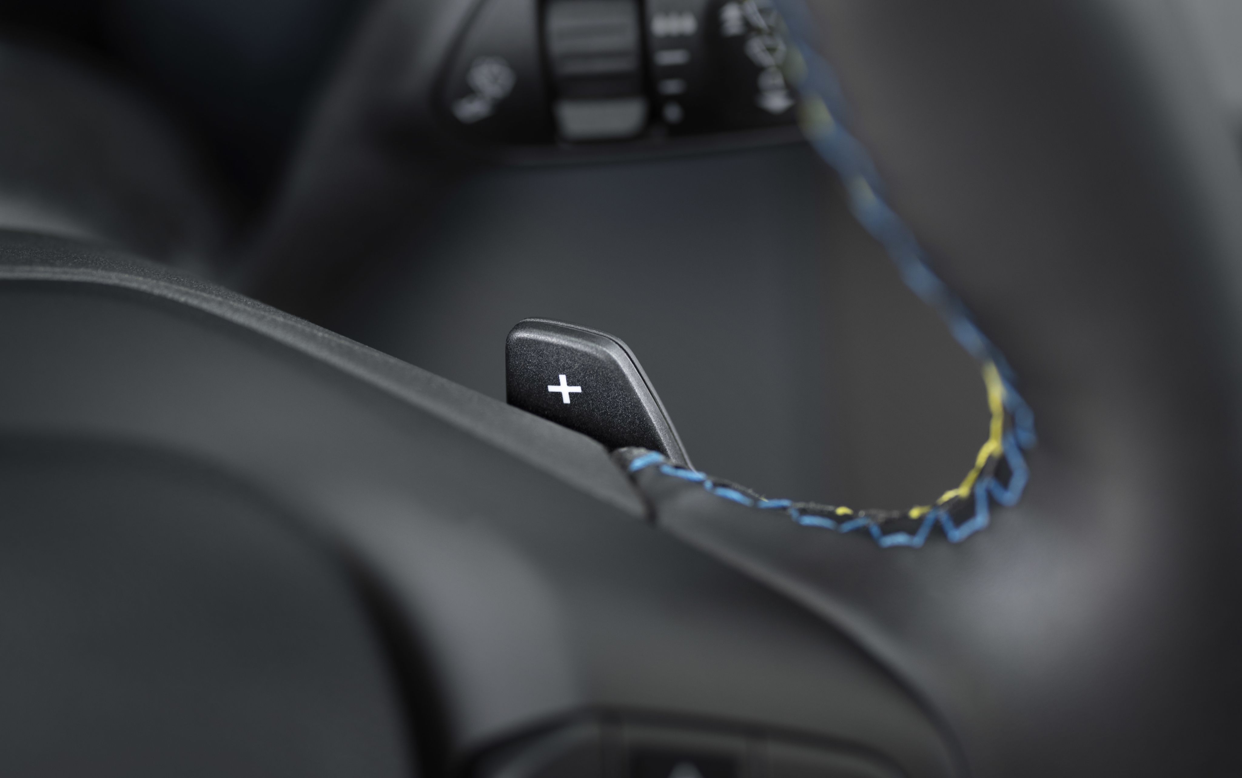 2025 Ford Maverick Lobo paddle shifters