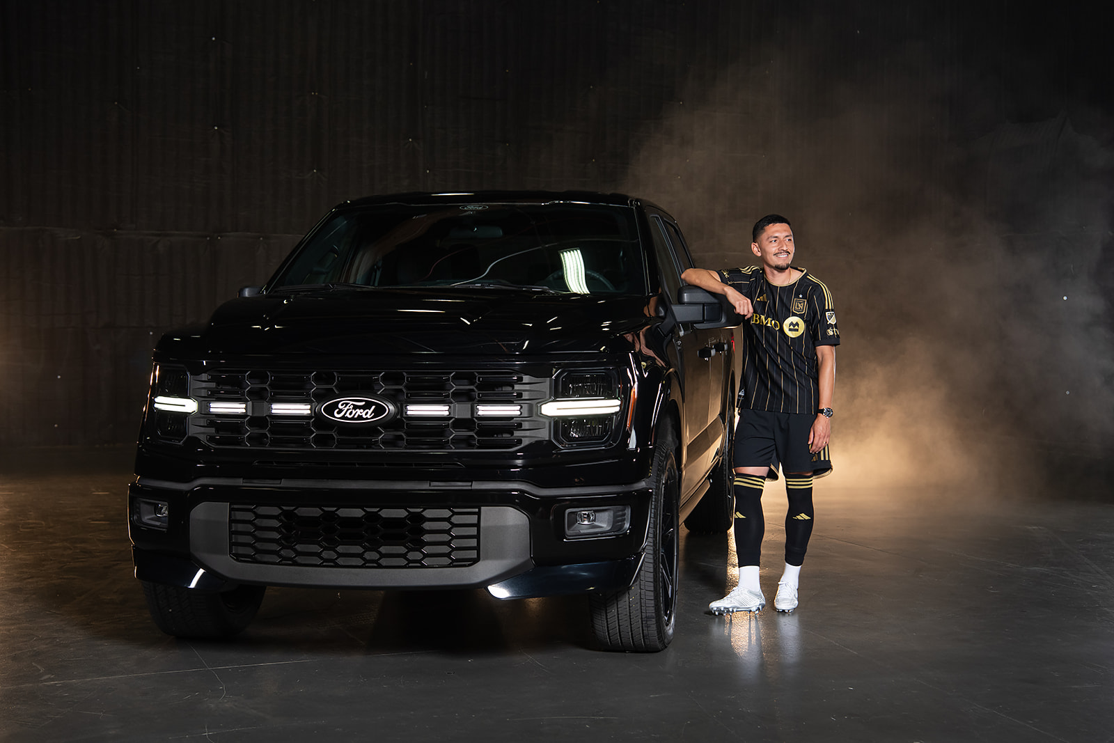 Photoshoot of the F-150 Lobo with Mark Delgado by Skywhitefilms