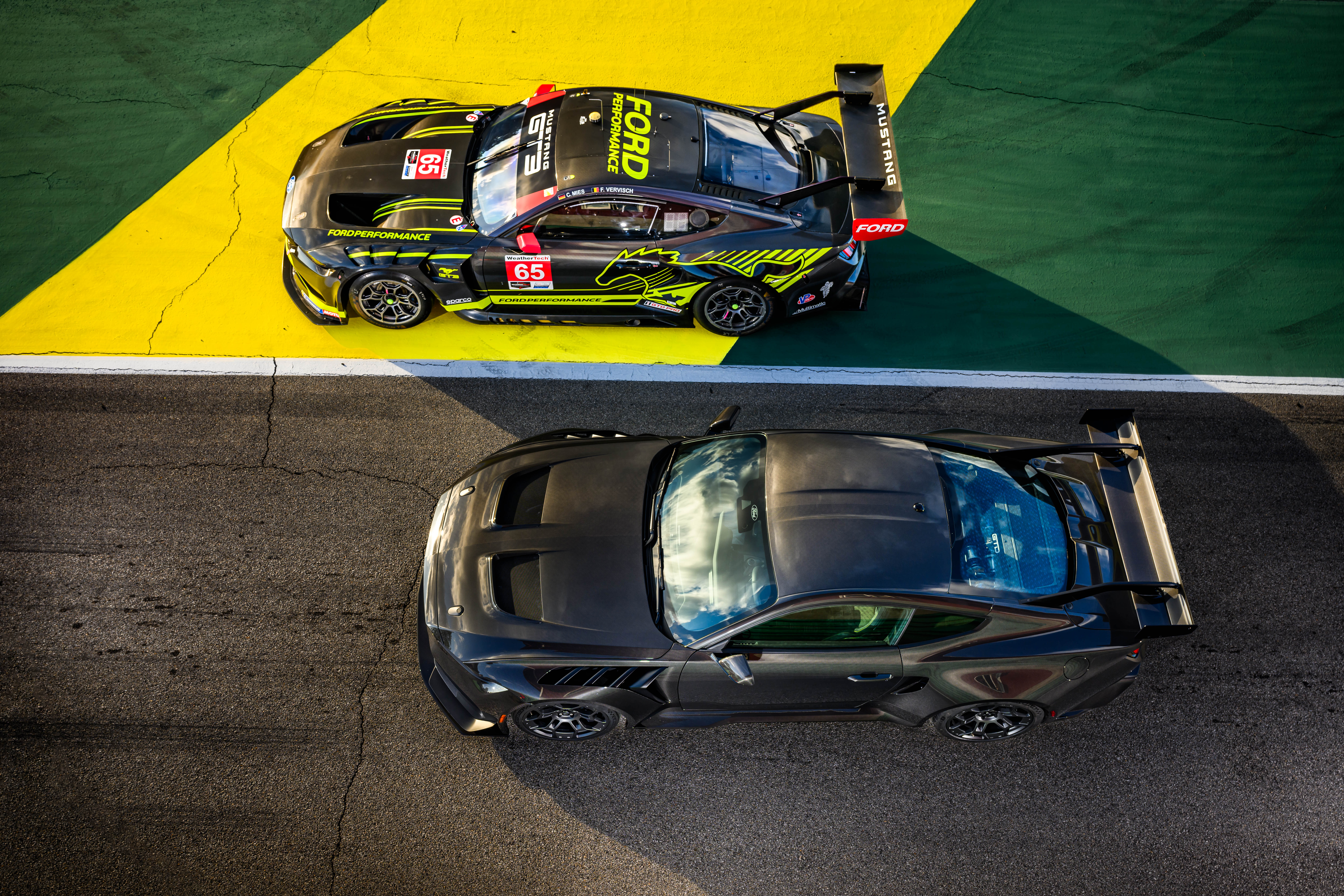 Mustang GTD Liquid Carbon paces the field this weekend during the WeatherTech SportsCar Championship race in Virginia, while Mustang GT3 adopts a special Liquid Carbon livery.